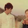 pengaruh penggunaan kartu permainan domino ada baiknya melihat konfrontasi tatap muka antara Choi Yoon-hee (25